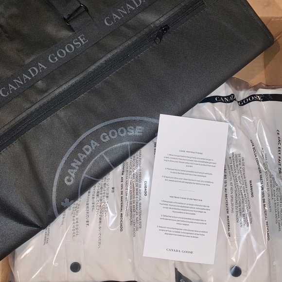 Canada Goose Kensington Parka - Picture 11 of 12